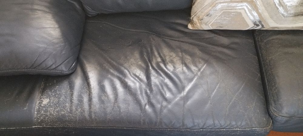 Conjunto sofás  em pele azul escuro