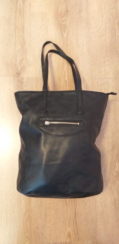 Sprzedam czarną damską torebkę H&M. Okazja!!!