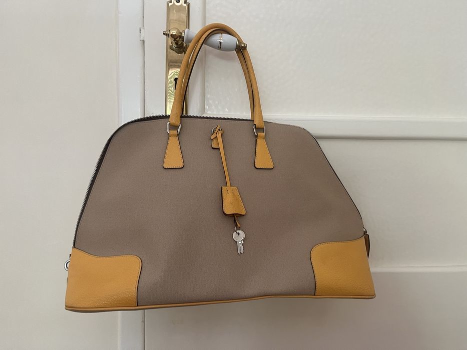 Mala da marca Prada