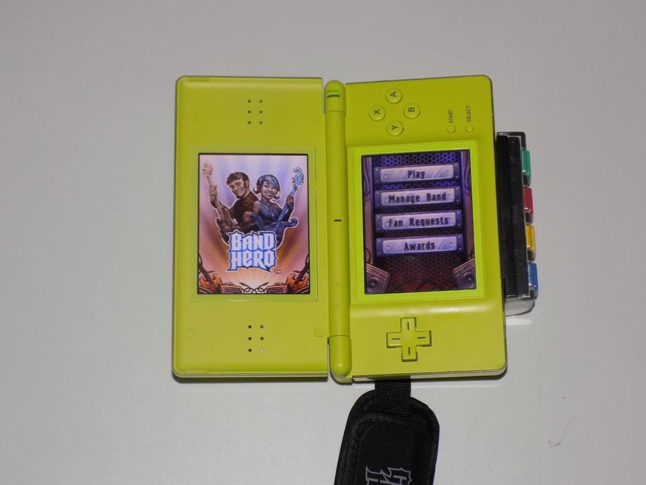 NINTENDO DS : Band Hero + Guitar Hero + grip gitarowy