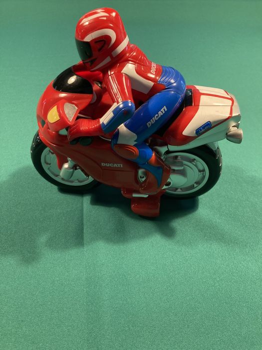 Mota telecomandada Chico