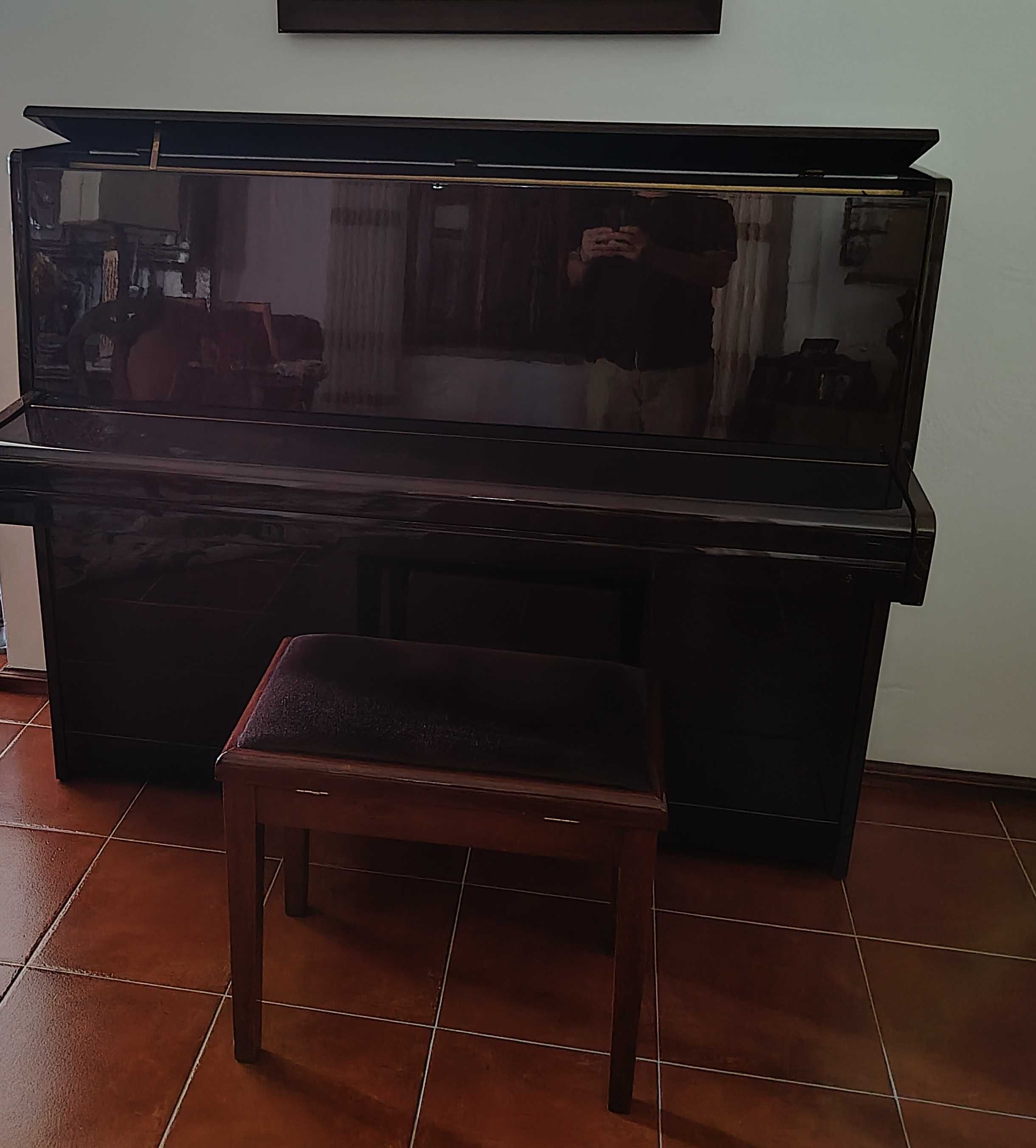 Piano vertical Scholze