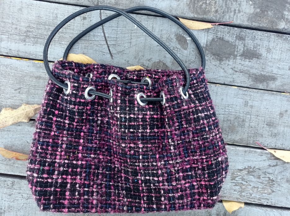 Женская сумка-сумка из твида в клетку и шарф.