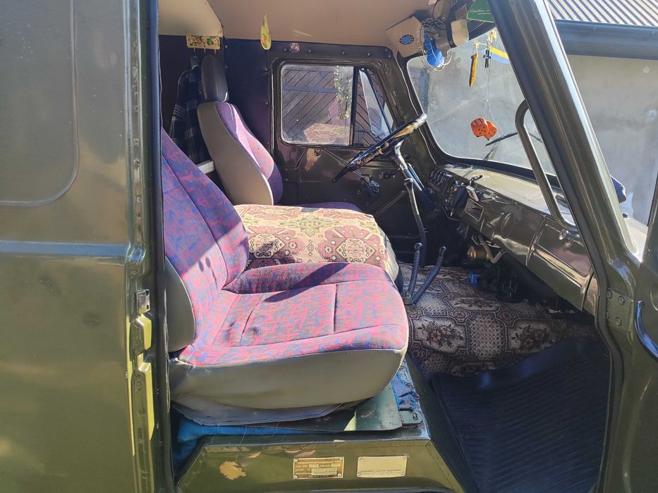 фургон малотонажний