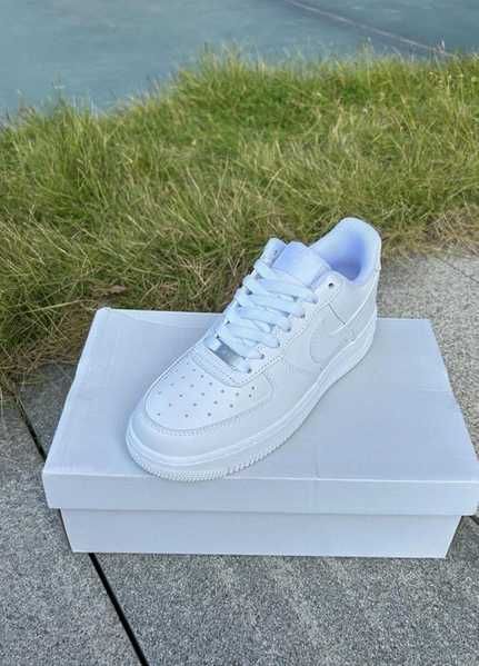 Tênis Nike branco, tamanho 39