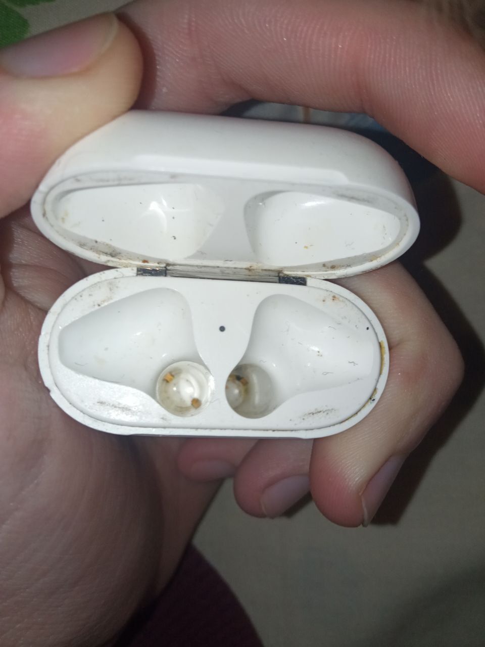 Кейс airpods A1602 в подарунок чехол