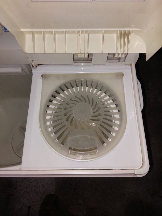 Стиральная машина-полуавтомат .