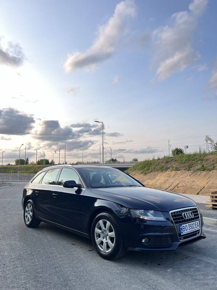 Продам audi a4 b8 !