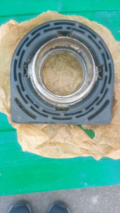 Опора карданного валу з підшипником у зборі (підвісний)