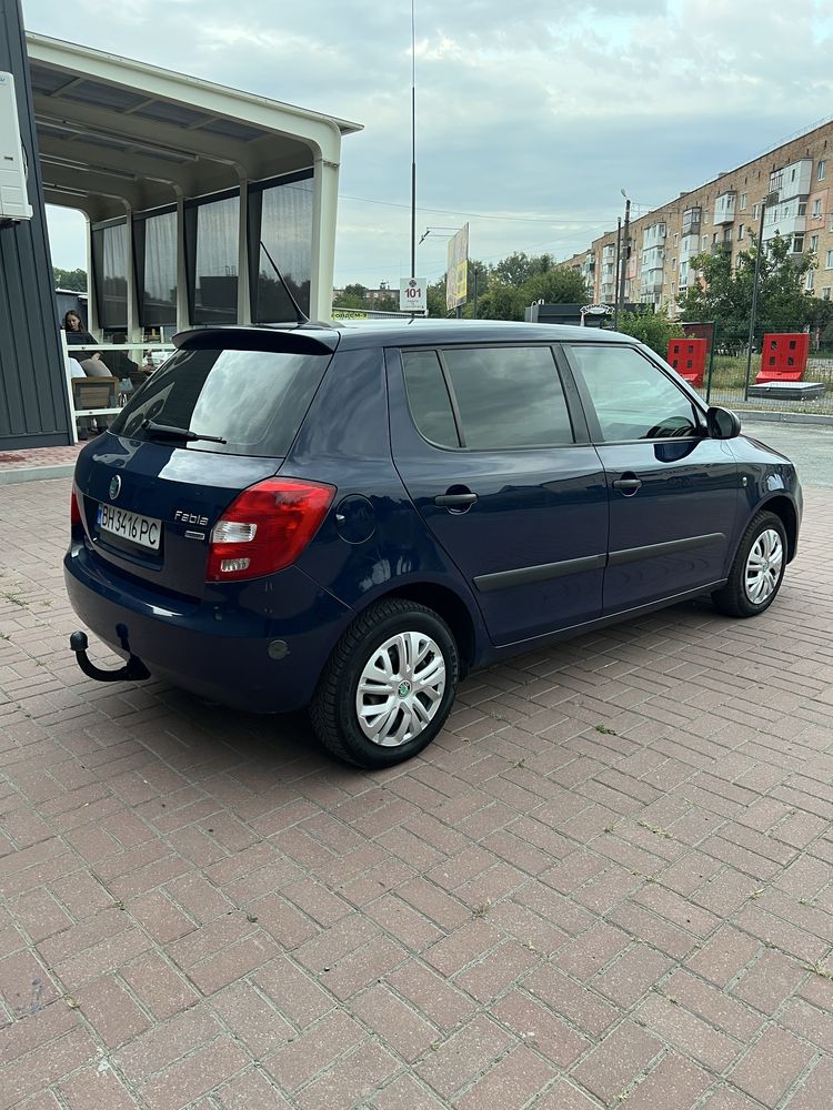 Продам Skoda Fabia 2011 года газ-бензин