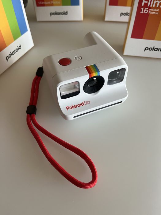 Maquina instantânea Polaroid Go (inclui 64 fotografias)
