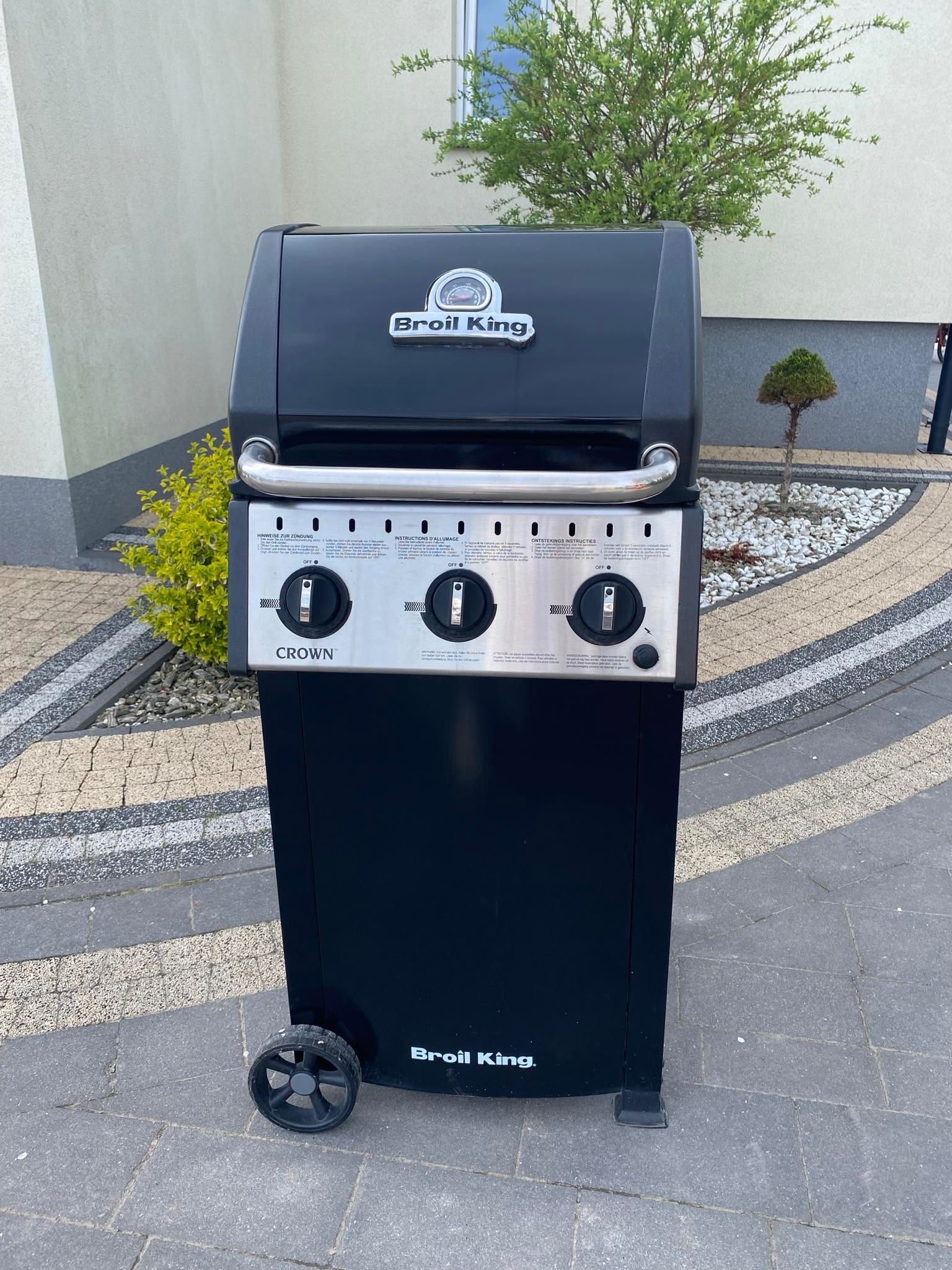 Grill gazowy Broili King Crown 320