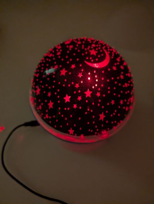 Проектор зоряного неба. Нічник для дітей.