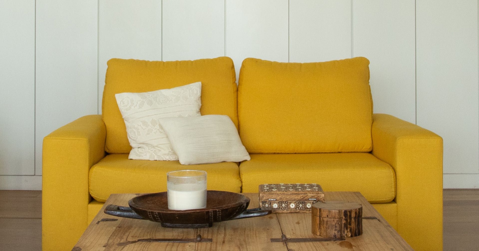 Sofá de 2 lugares Amarelo (8&80)