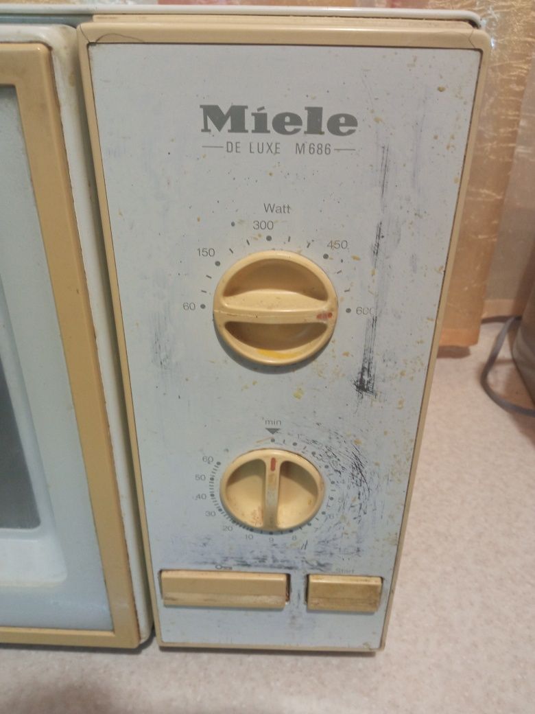 Продам микроволновку Miele в рабочем состоянии