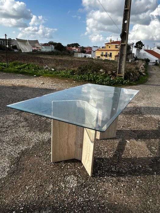 Mesa com tampo de vidro