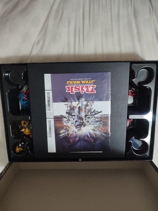 Настільна гра "Risk: Star Wars - Clone Wars Edition".