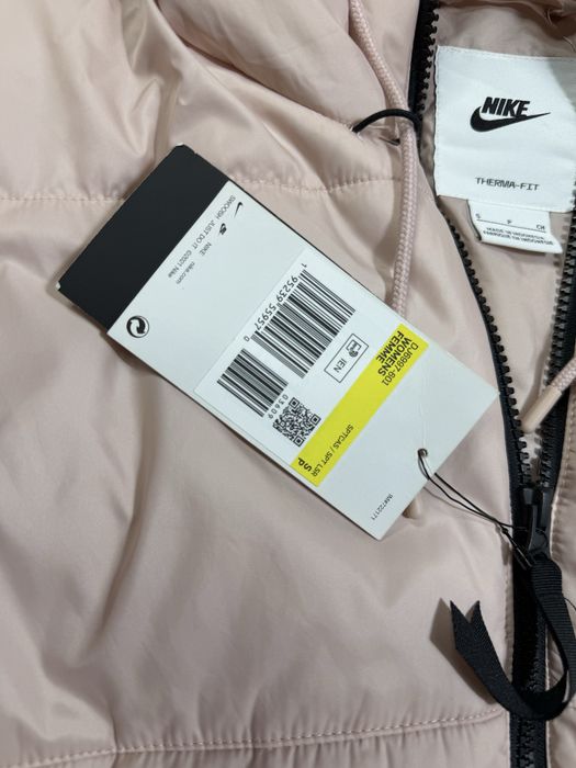Nike куртка оригинал женская новая S