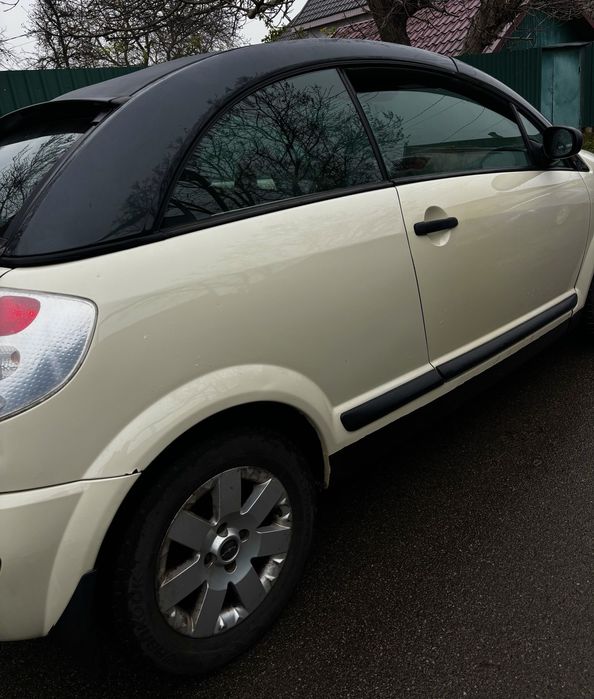 Продам автомобіль який точно привертає увагу на дорозі!