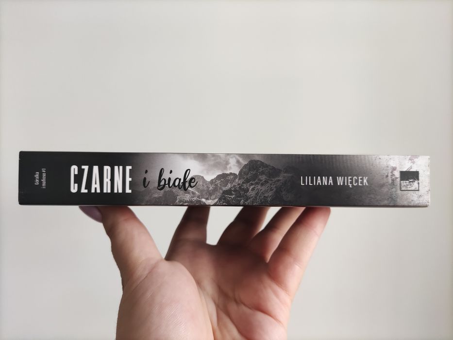 Czarne i białe - Liliana Więcek