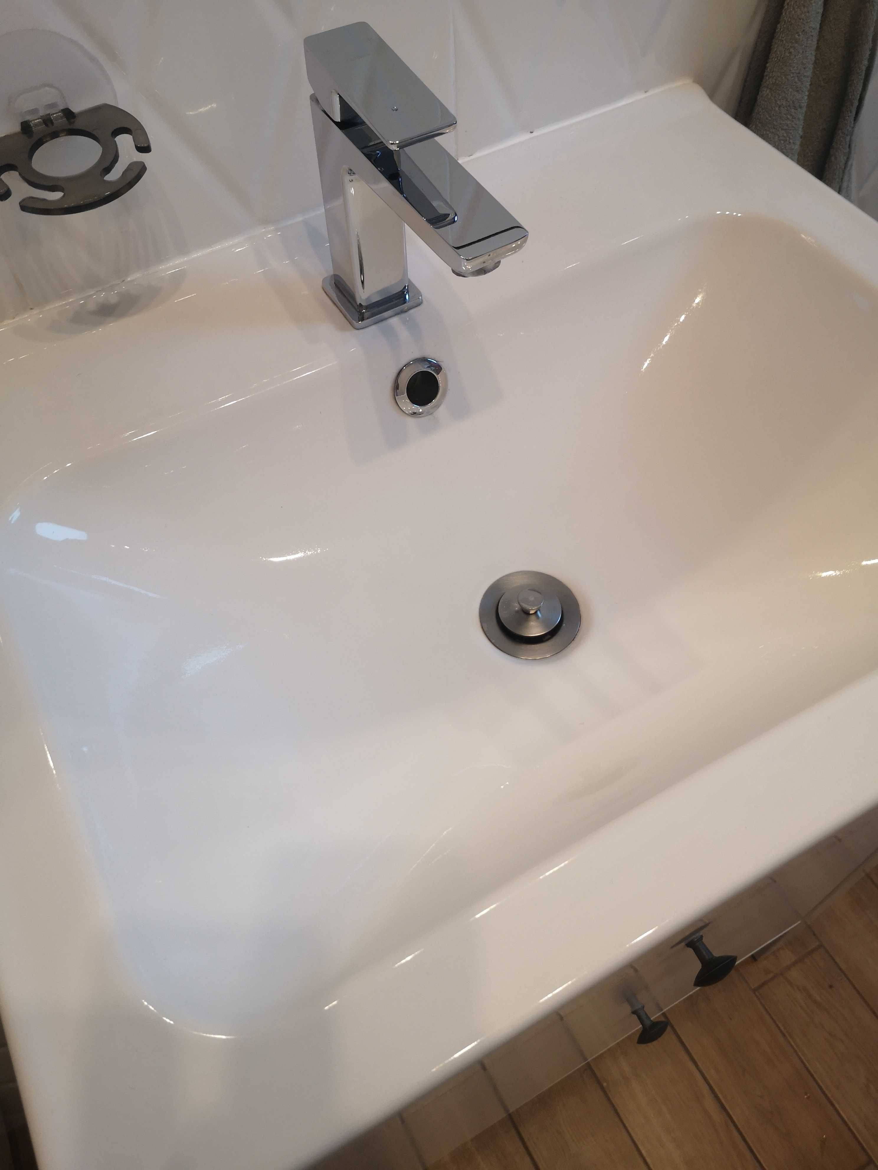 Szafka łazienkowa hemnes Ikea plus umywalka