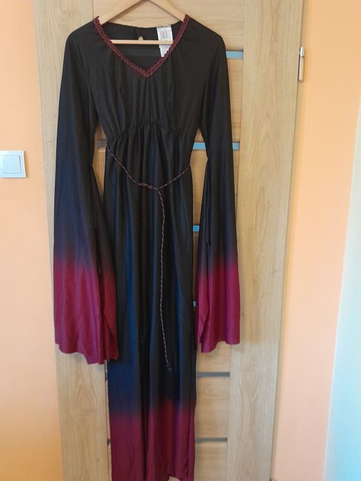 Sukienka czarownicy/wampirzycy na każdą imprezę towarzyską