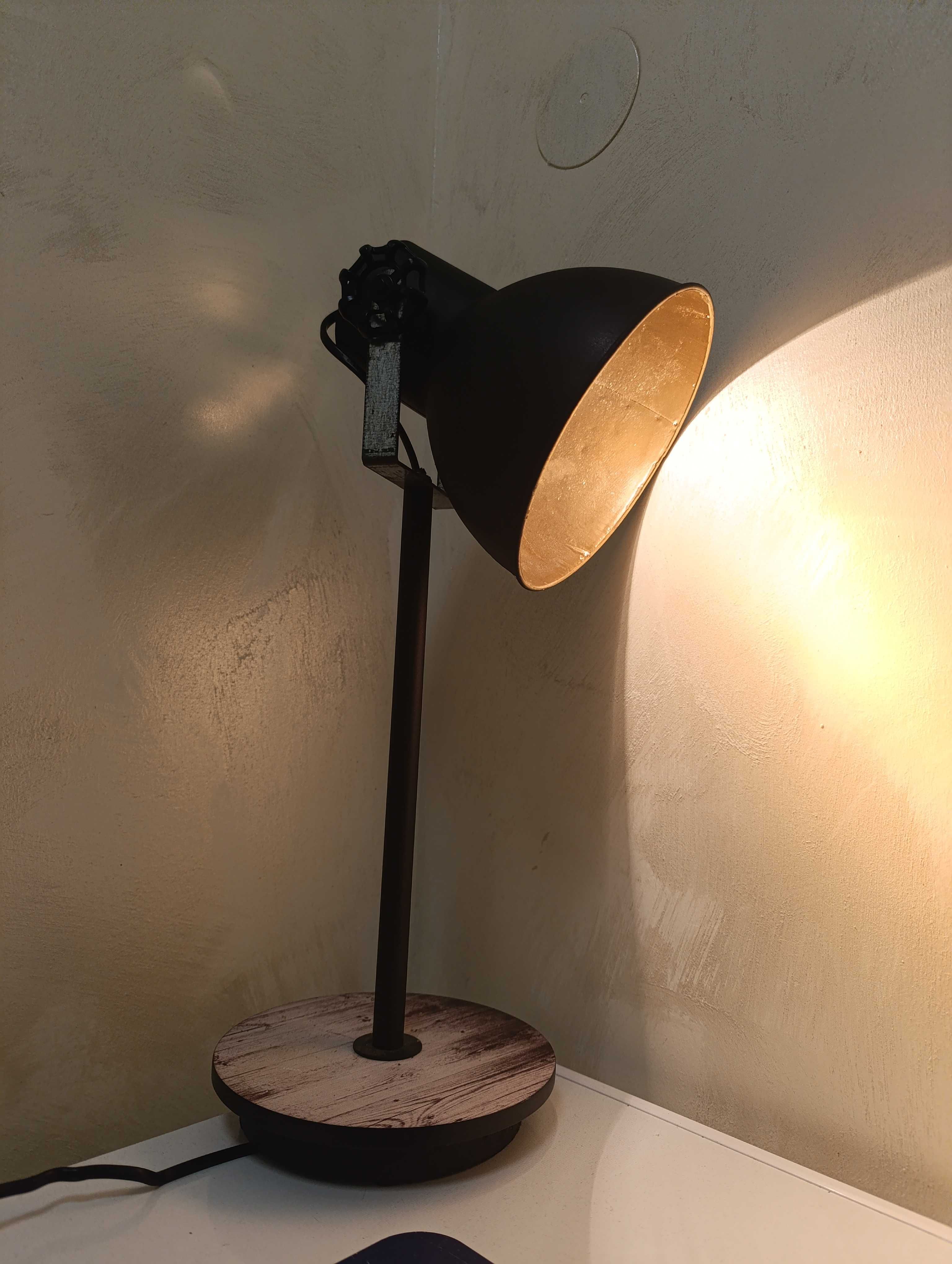 Lampa loftowa - orginalny wzór