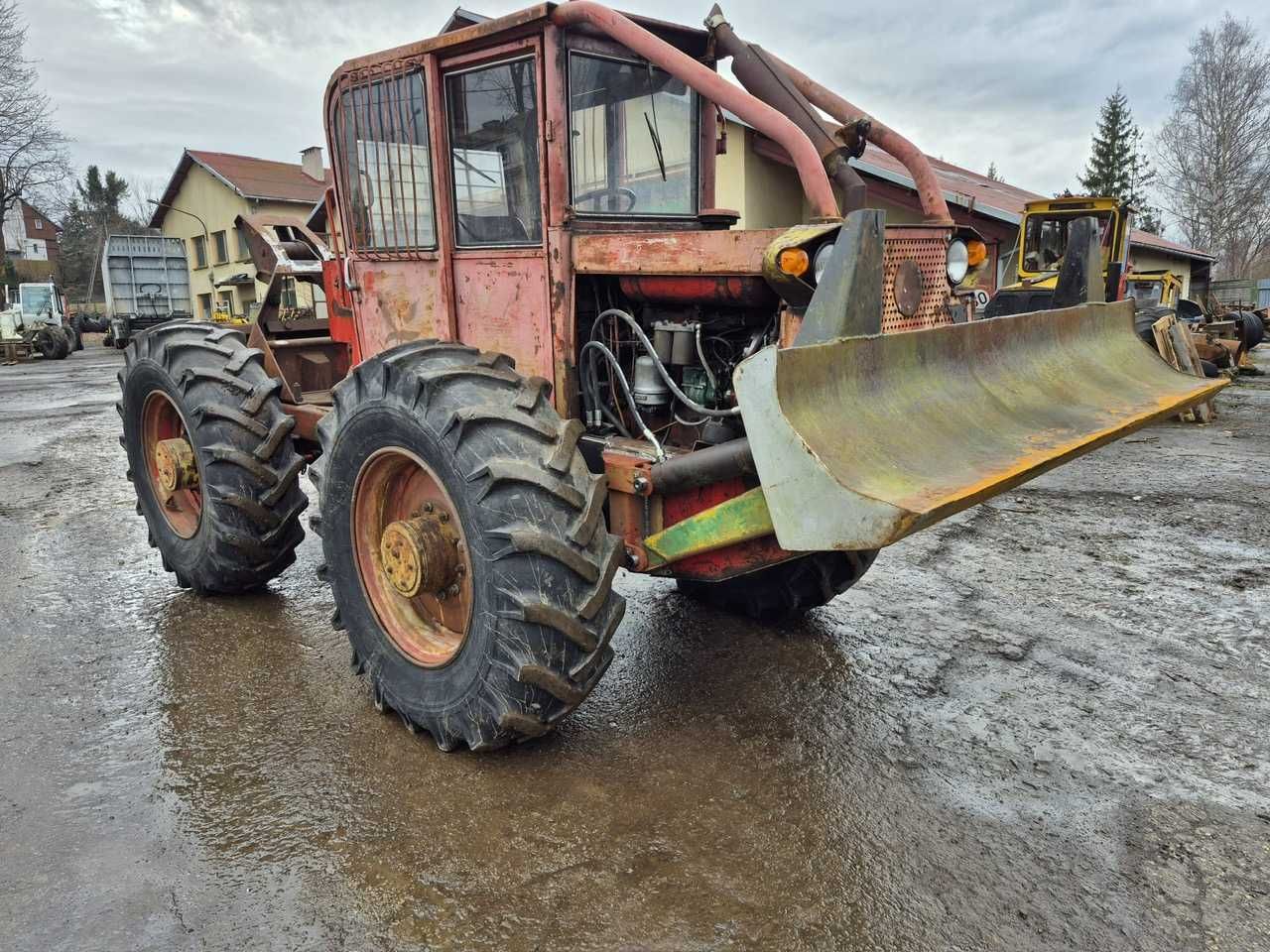 LKT 80 Skider do lasu