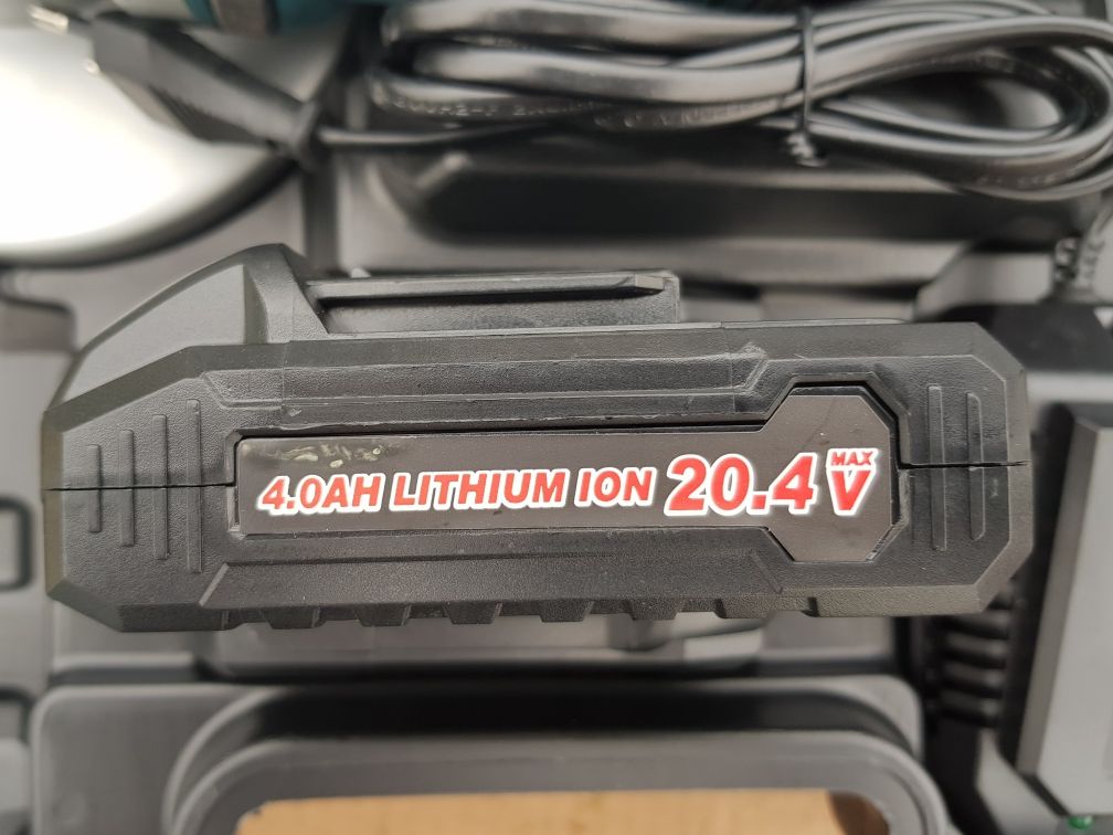 Szlifierka Boxer Kątowa na Akumulator 20,4V 2 x AKU 4.0AH Regulacja