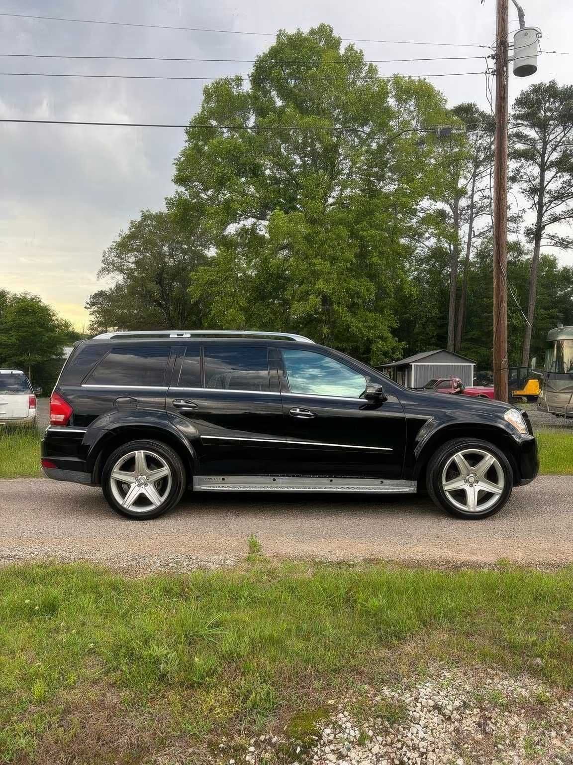 2011 Mercedes-Benz GL-Class GL 550 4MATIC