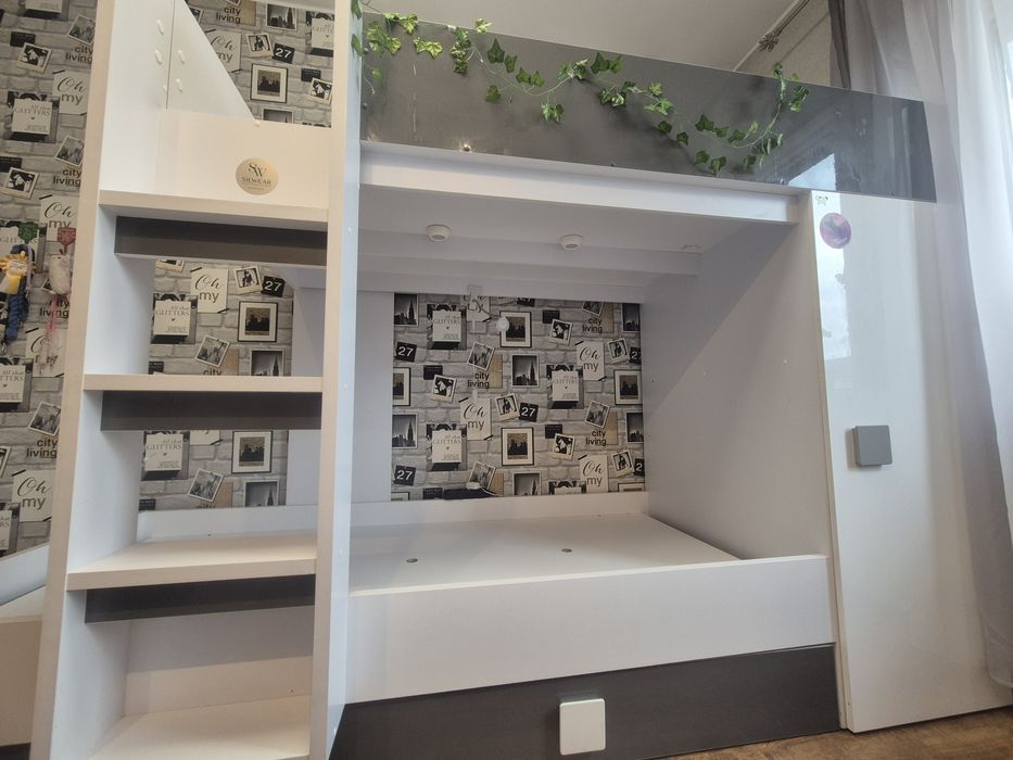 Łóżko antresola z drabinką