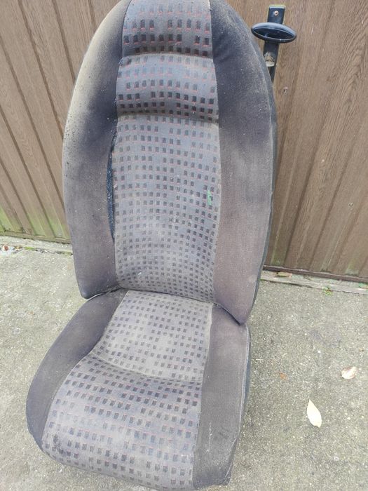 Fotel lotniczy fiat 126p