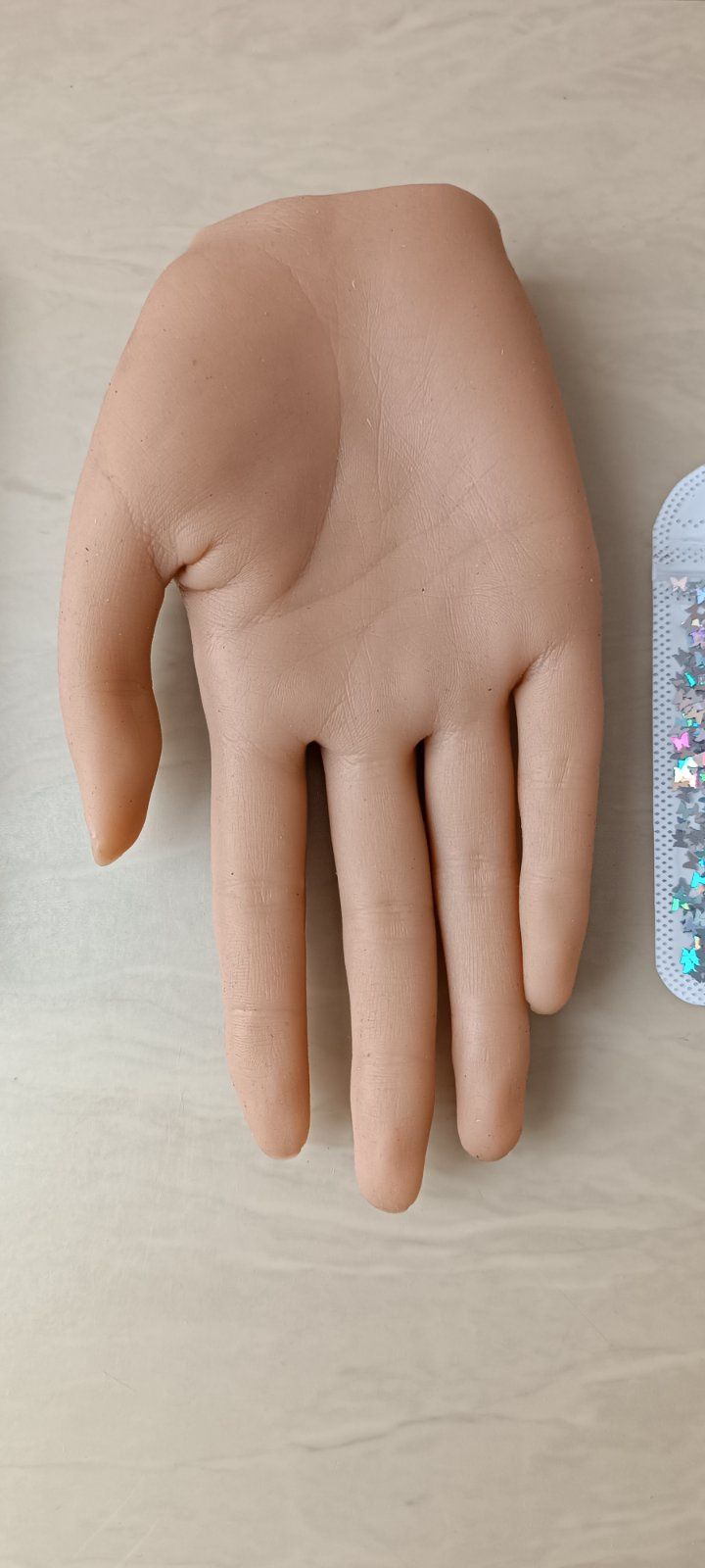 Силіконова тренувальна жіноча рука для манікюру силиконовая рука