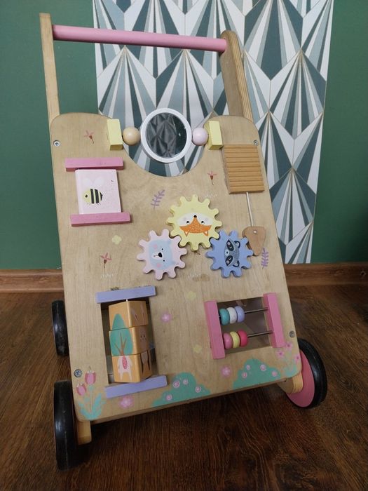 Pchacz drewiany dla dzieci