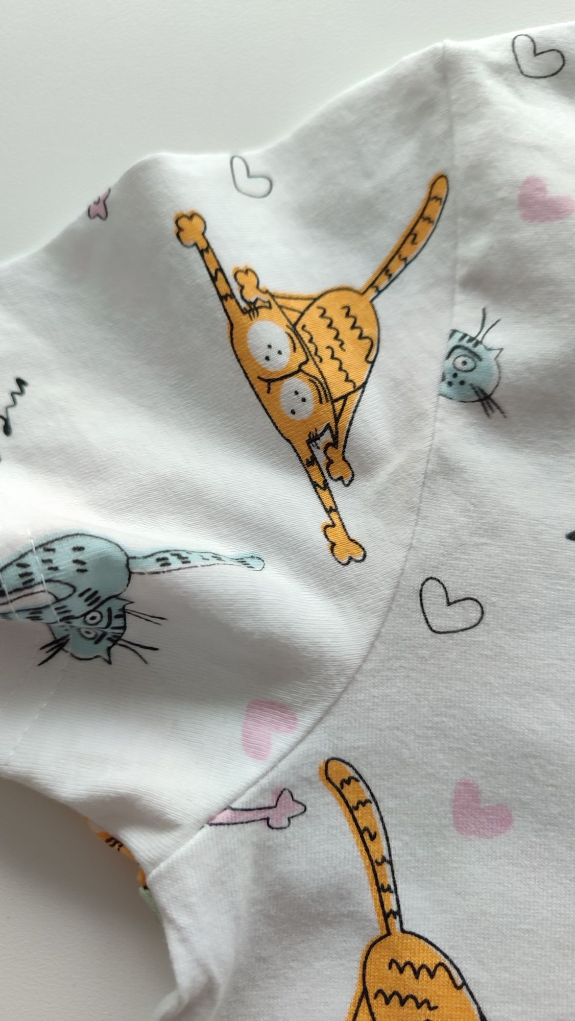 Biała koszulka koty 134 Szachownica, t-shirt, bluzka z kotami