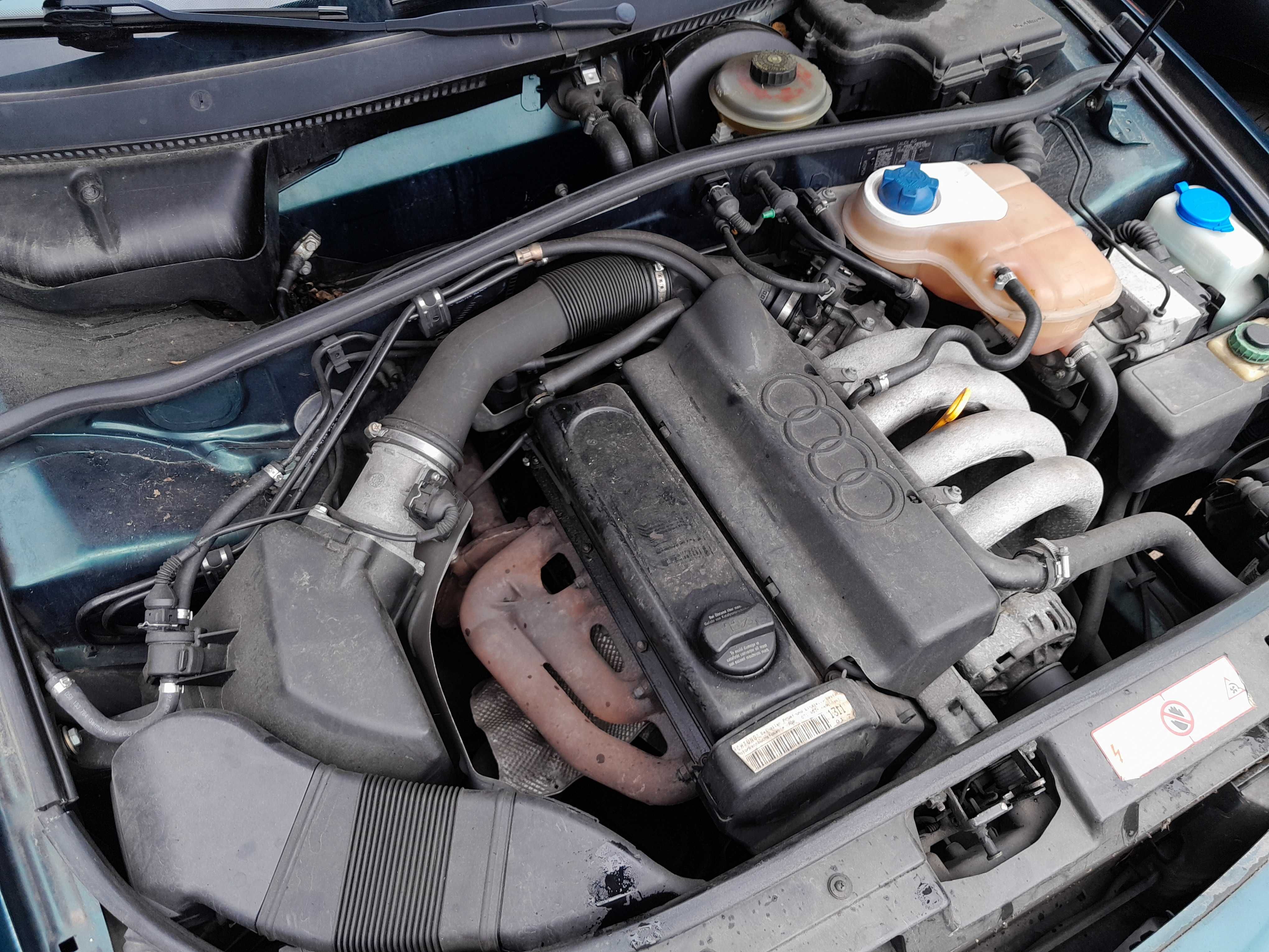 Audi A4 B5 1.6benz 95r. z de sedan ADP LZ6U CUW automat alu 16