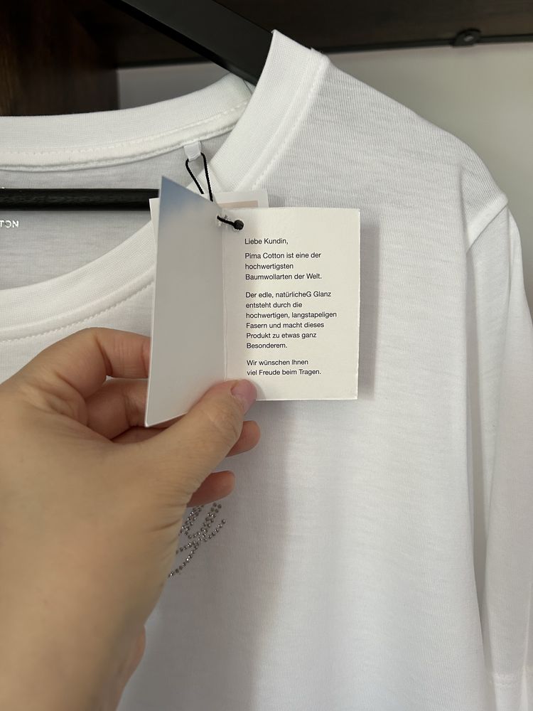 Biały t-shirt z ozdobnym napisem (100% bawełna) z metkami (46; XXL)