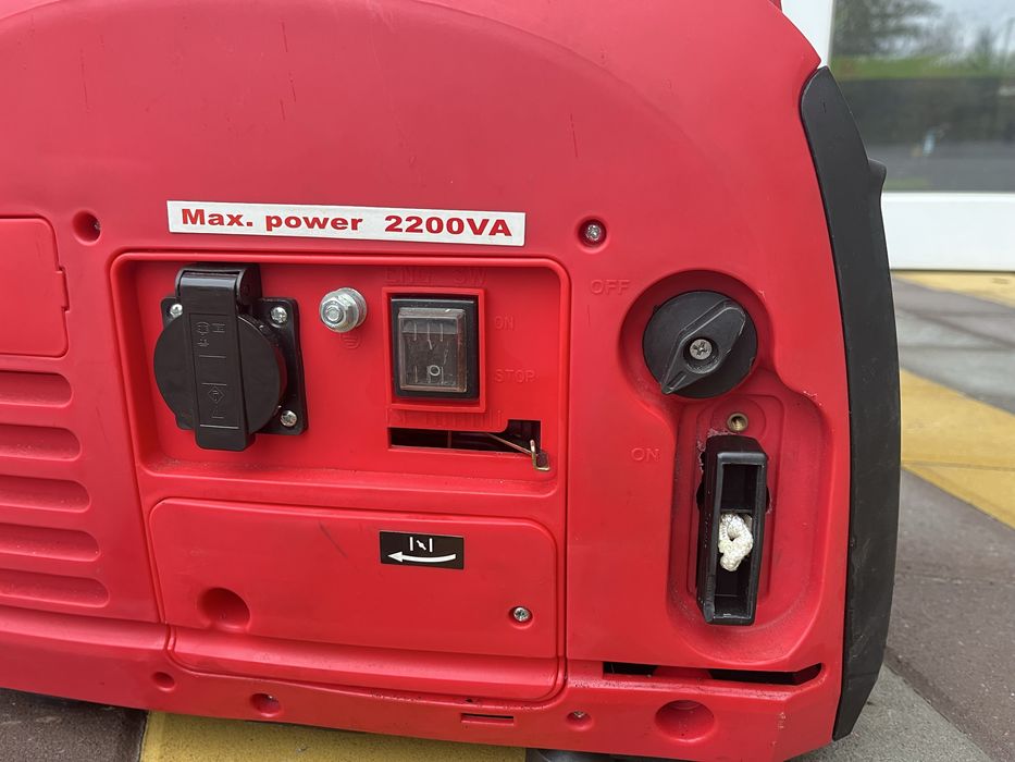 Генератор інвекторний 2200WT