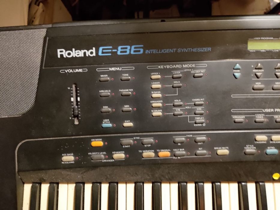 Órgão Roland, sintetizador E/86