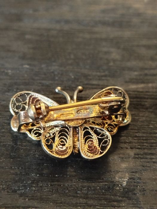 Продам брошь серебряная с позолотой