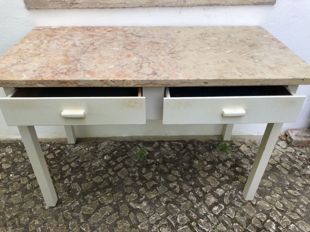 Mesa antiga com tampo de mármore / lioz