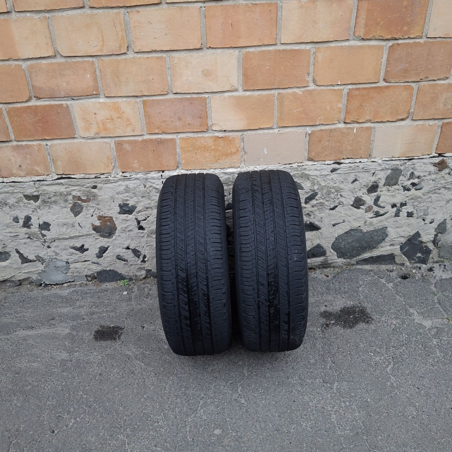 Шини Мішелін 215 65  R16