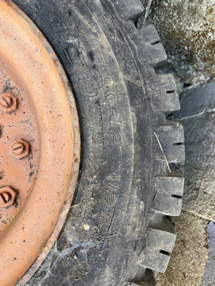 Pneus Dunlop 8.25/15 e 7/12