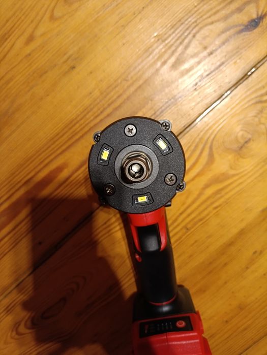 Klucz udarowy 1/2 na baterie Milwaukee M18 18V bezszczotkowy hex