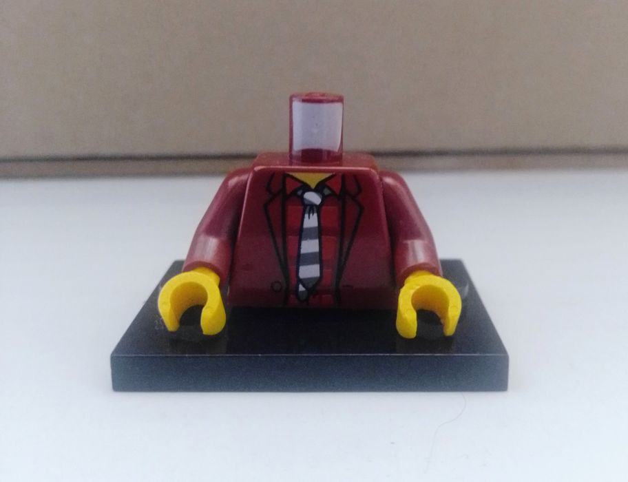 Lego bonecos, torsos e cabeças.20€ tudo.