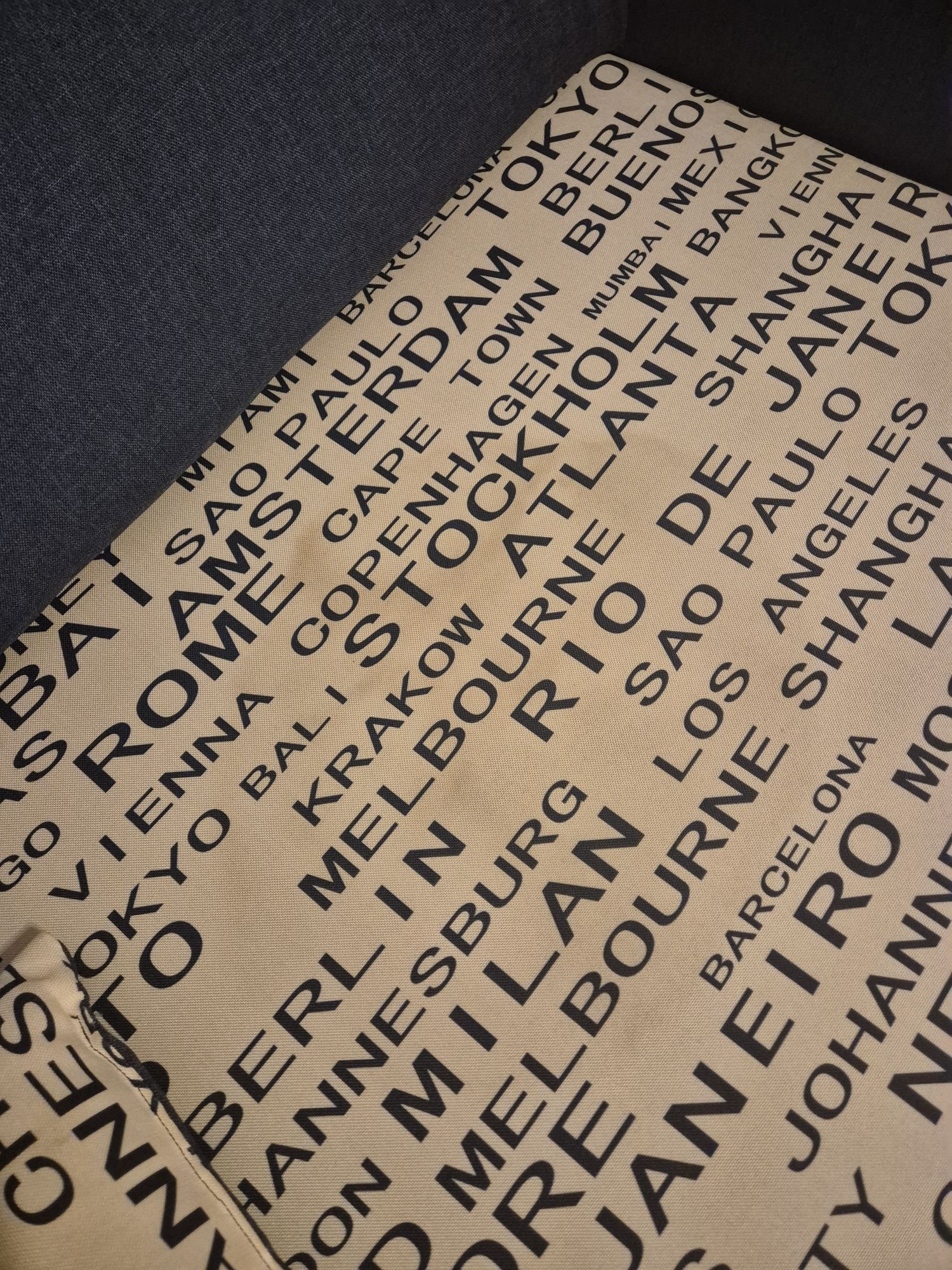 Sofa dwuosobowa rozkladana
