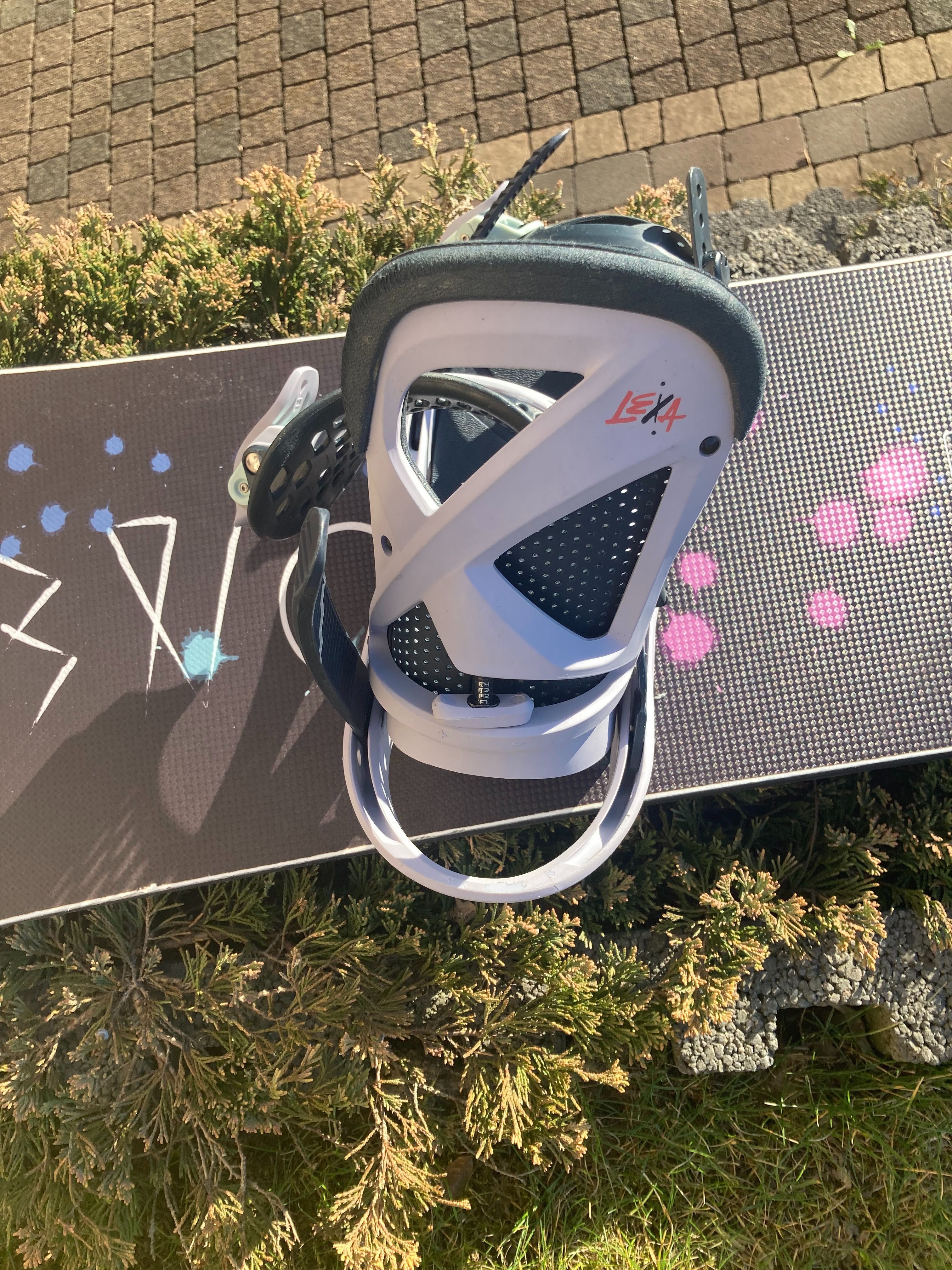 Deska snowboardowa DONEK Knapton 142cm + wiązania Burton Lexa
