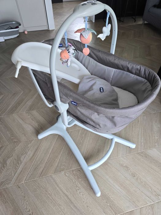 Baby hug chicco +tacka +dodatkowy materac