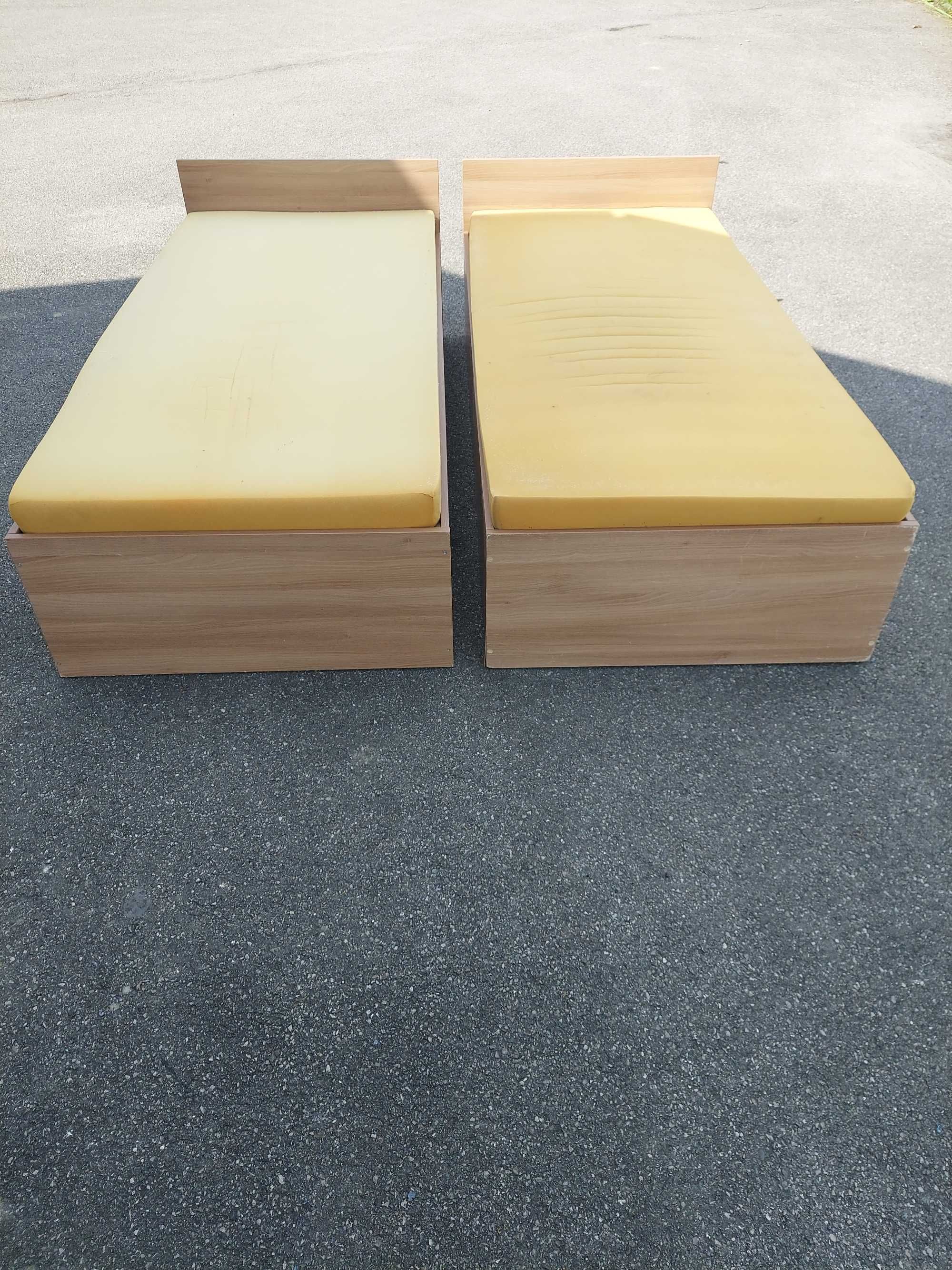 Solidna szafa dwu drzwiowa o wymiarach 80cm szer 55cm głęb 200cm wys