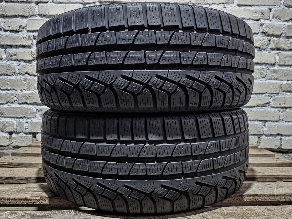 Зимова пара 235/45r18 Pirelli | 7.5mm | 2023 | Italy | Преміум шини